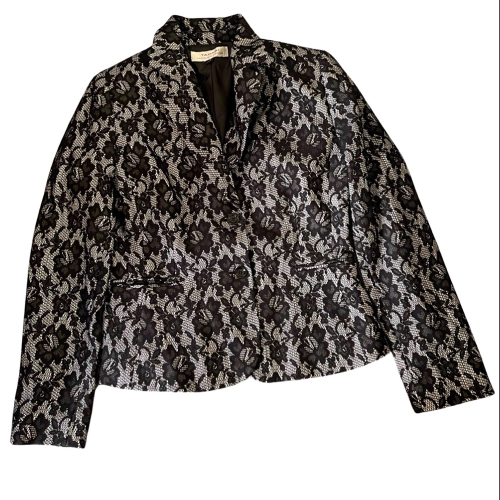 TAHARI Black and White women’s suit jacket/ Blazer